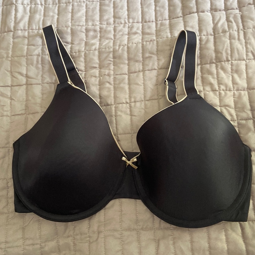 Black t-shirt bra
